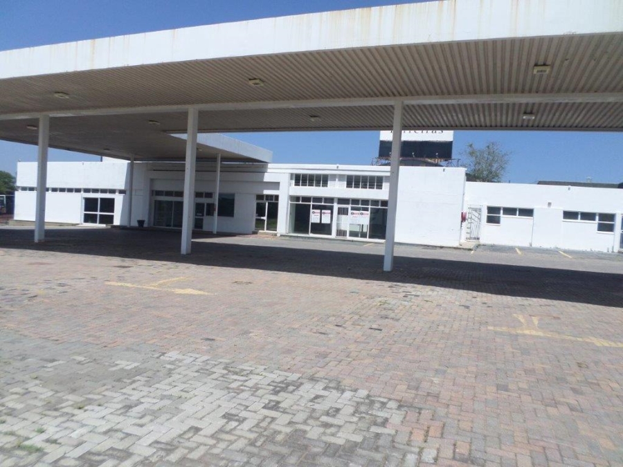 To Let commercial Property for Rent in Sundowner Gauteng