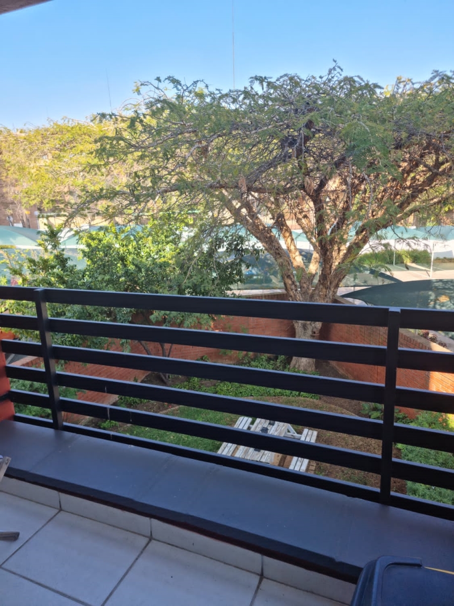 To Let 1 Bedroom Property for Rent in Douglasdale Gauteng