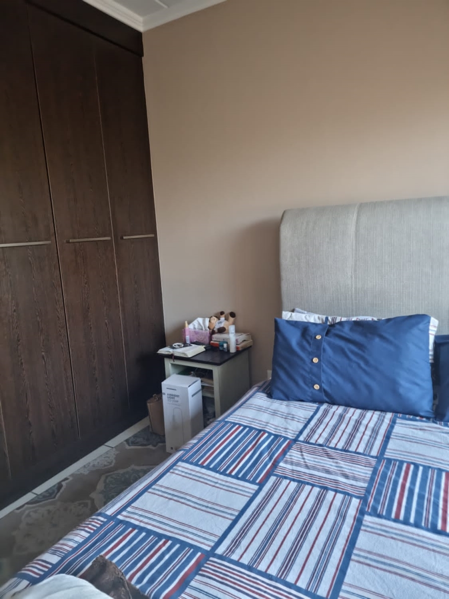 To Let 1 Bedroom Property for Rent in Douglasdale Gauteng