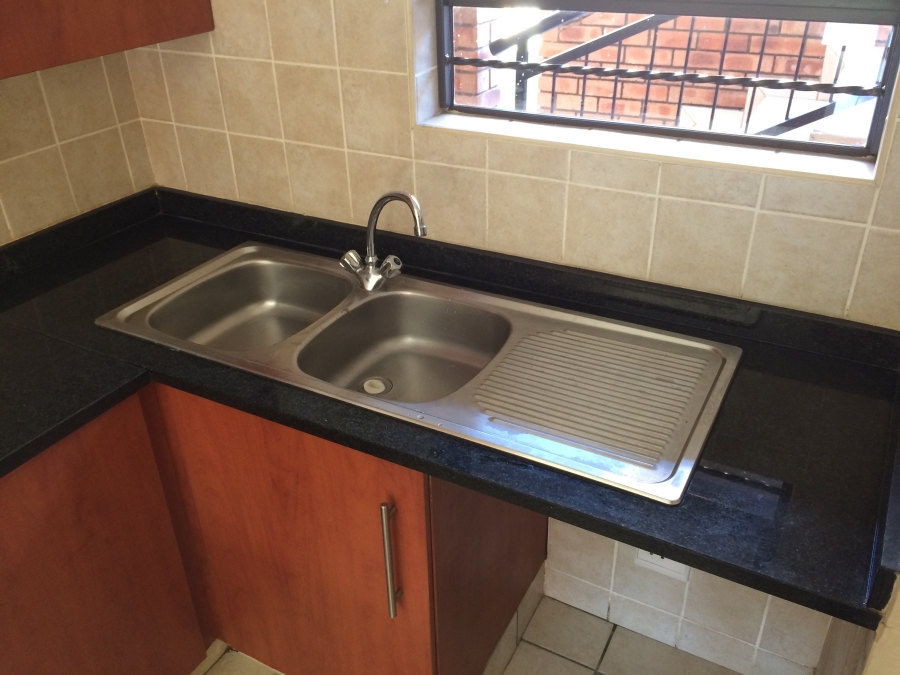 2 Bedroom Property for Sale in Ravenswood Gauteng