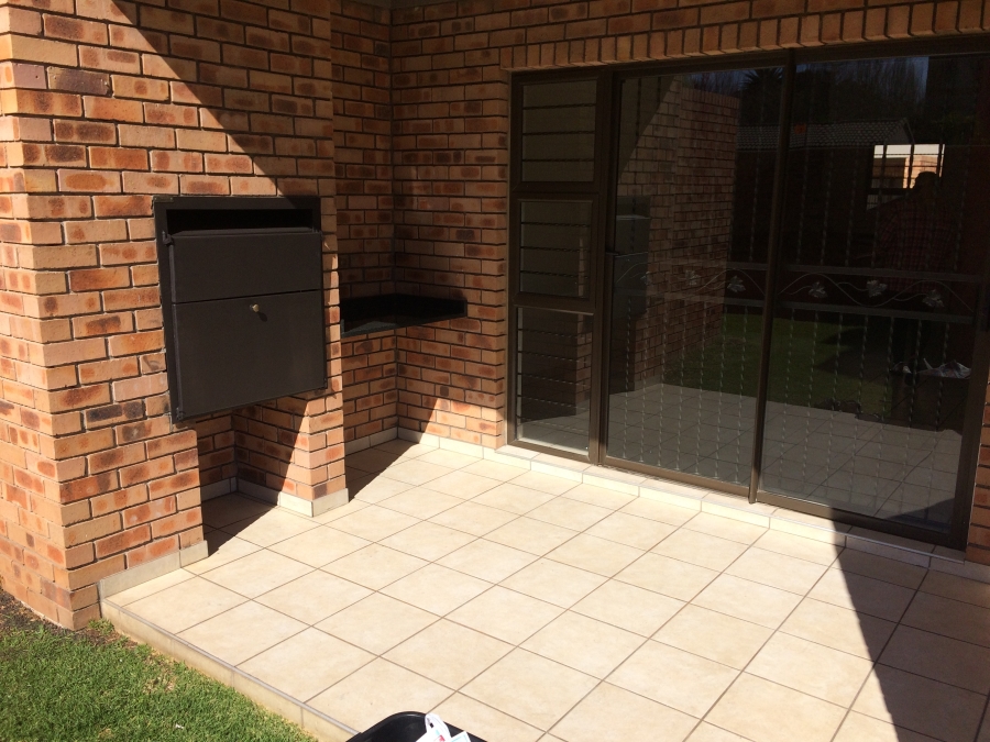 2 Bedroom Property for Sale in Ravenswood Gauteng