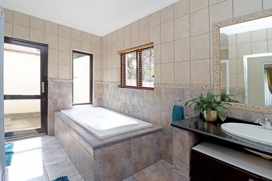 To Let 4 Bedroom Property for Rent in Craigavon Gauteng