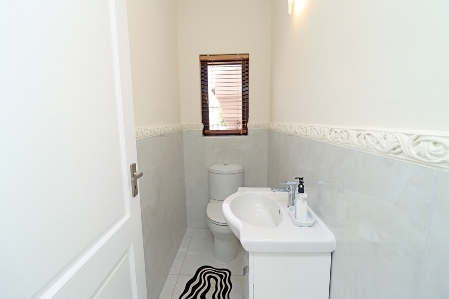 To Let 4 Bedroom Property for Rent in Craigavon Gauteng