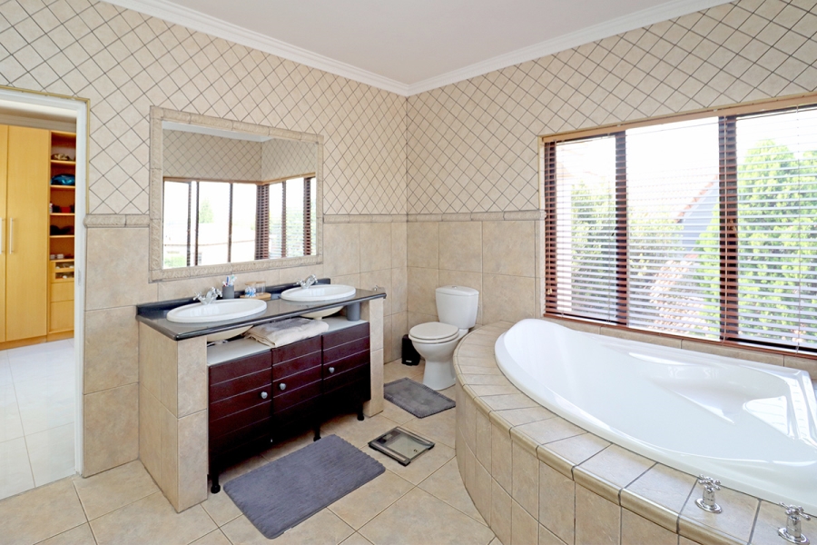 To Let 4 Bedroom Property for Rent in Craigavon Gauteng