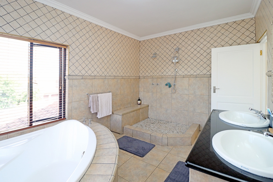 To Let 4 Bedroom Property for Rent in Craigavon Gauteng