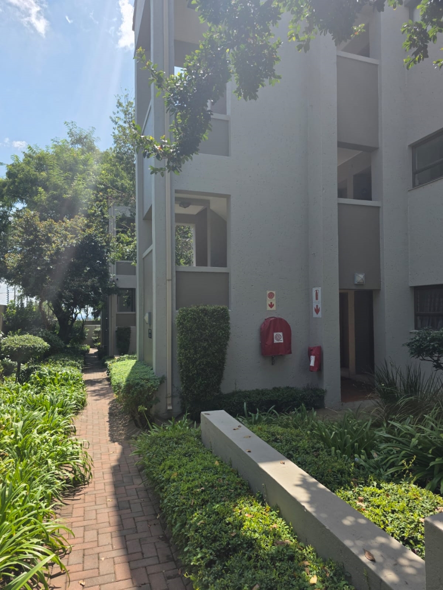 To Let 1 Bedroom Property for Rent in Bryanston Gauteng
