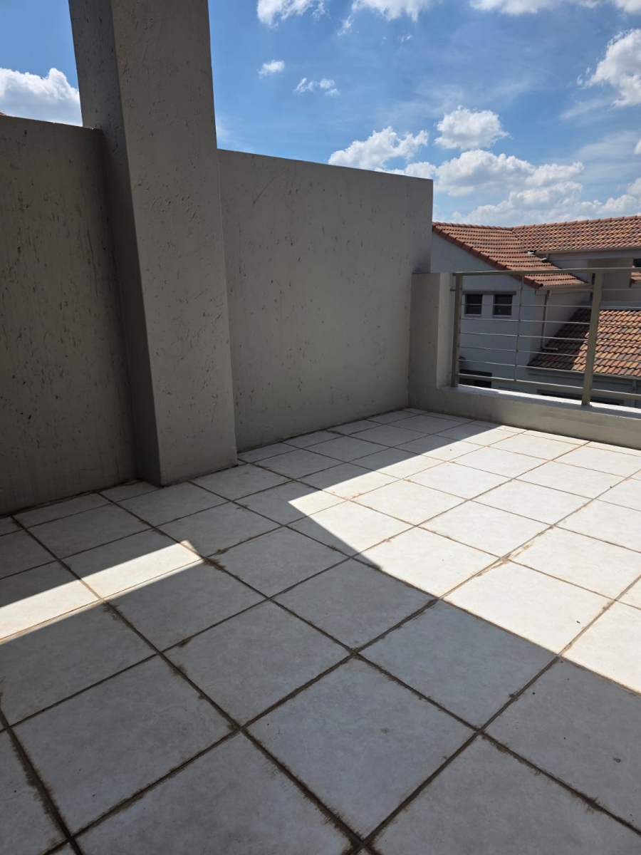 To Let 1 Bedroom Property for Rent in Bryanston Gauteng