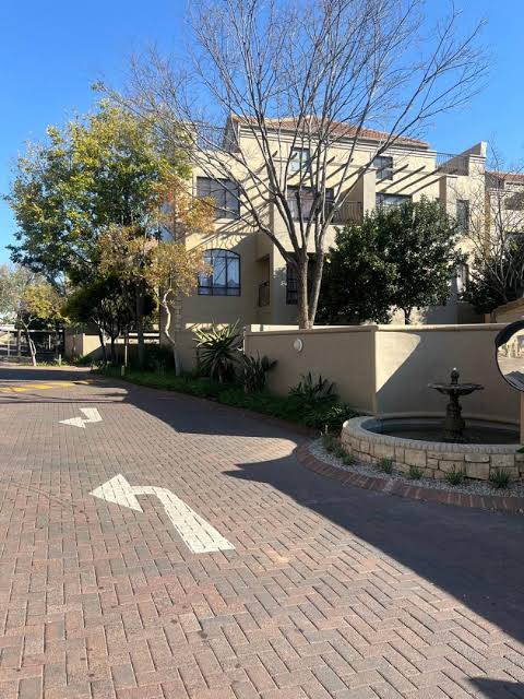 To Let 1 Bedroom Property for Rent in Lonehill Gauteng