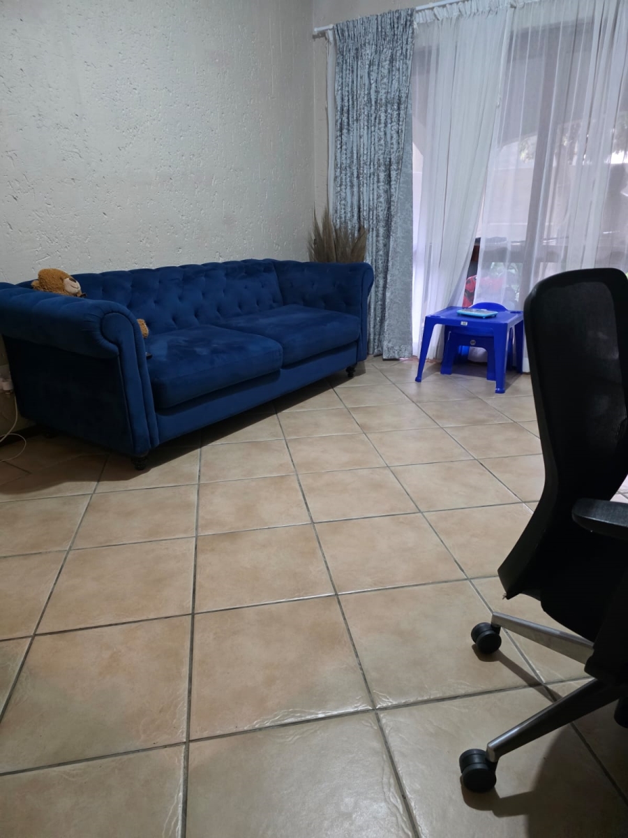 To Let 1 Bedroom Property for Rent in Lonehill Gauteng