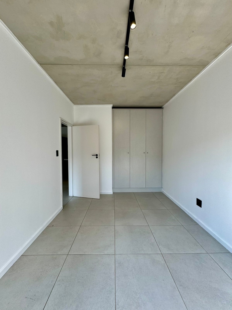 To Let 2 Bedroom Property for Rent in Waverley Gauteng