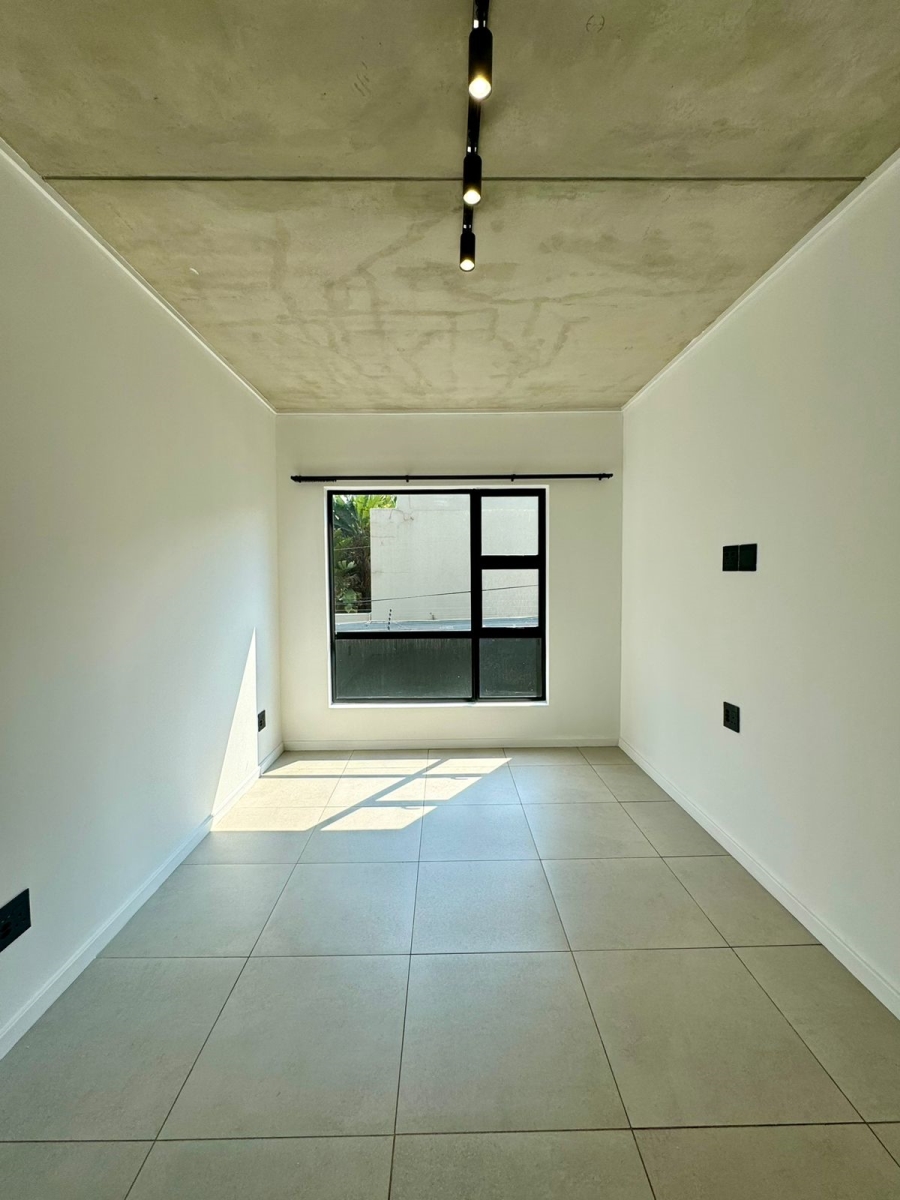 To Let 2 Bedroom Property for Rent in Waverley Gauteng