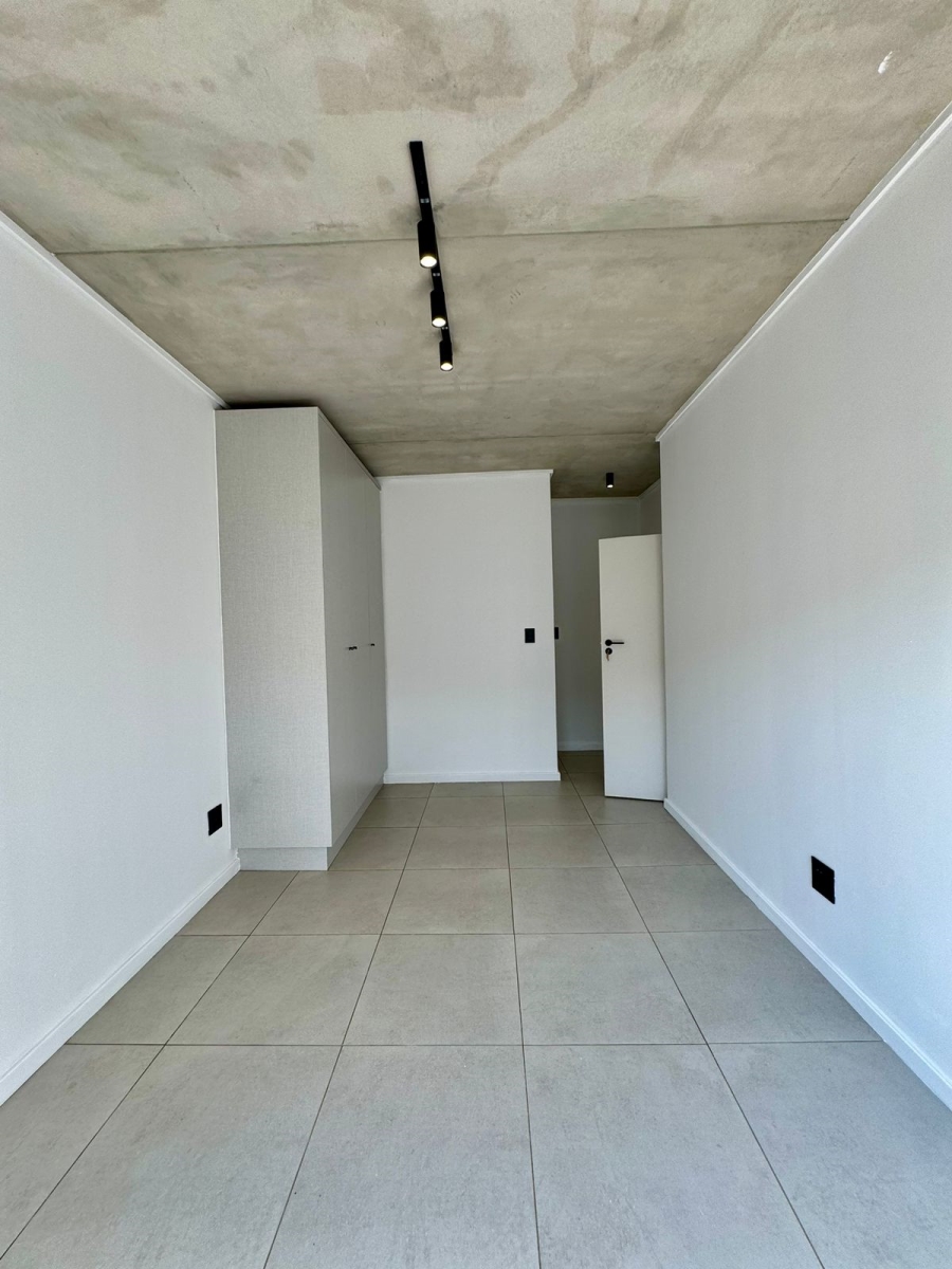 To Let 2 Bedroom Property for Rent in Waverley Gauteng