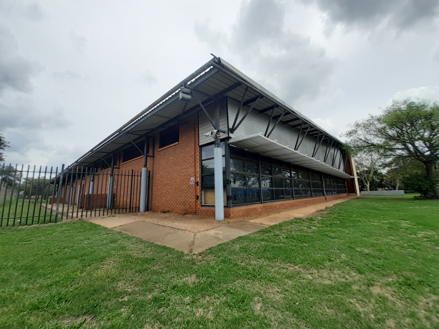 To Let commercial Property for Rent in Rosslyn Gauteng