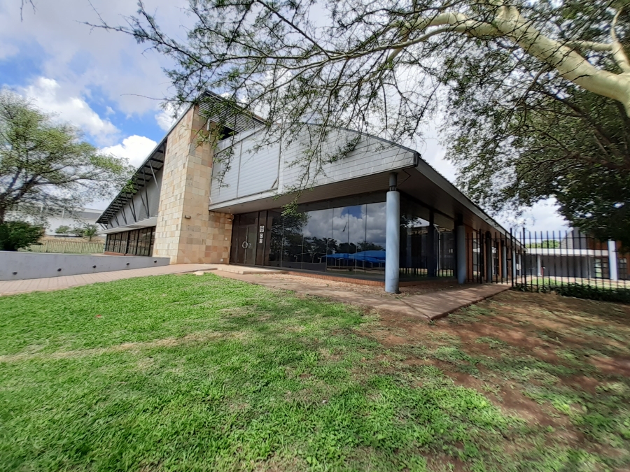 To Let commercial Property for Rent in Rosslyn Gauteng