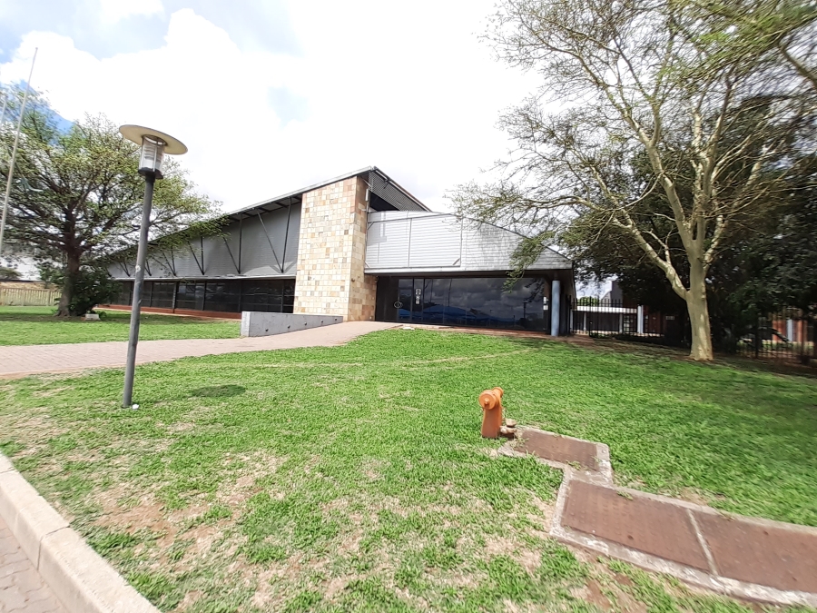 To Let commercial Property for Rent in Rosslyn Gauteng