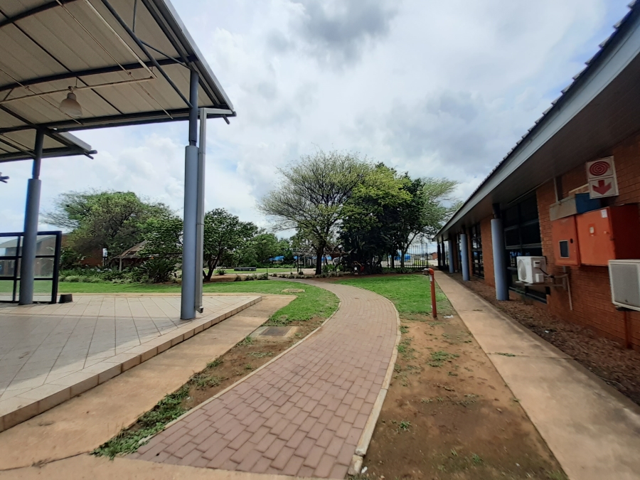 To Let commercial Property for Rent in Rosslyn Gauteng