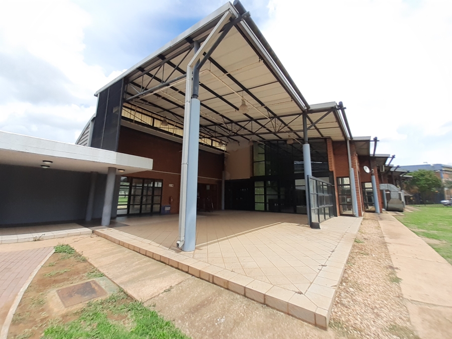 To Let commercial Property for Rent in Rosslyn Gauteng
