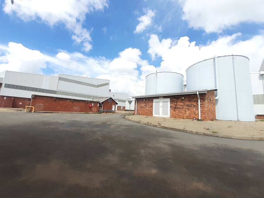 To Let commercial Property for Rent in Rosslyn Gauteng