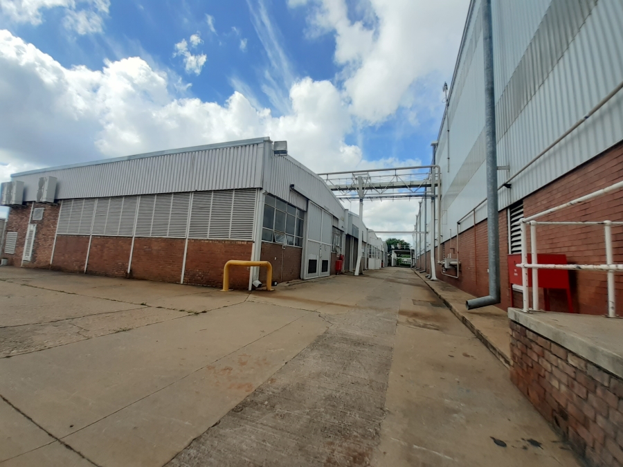 To Let commercial Property for Rent in Rosslyn Gauteng