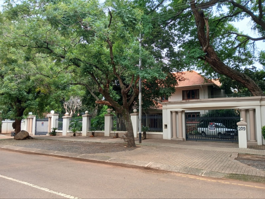 4 Bedroom Property for Sale in Brooklyn Gauteng