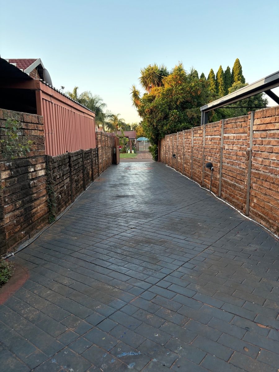 3 Bedroom Property for Sale in Theresa Park Gauteng