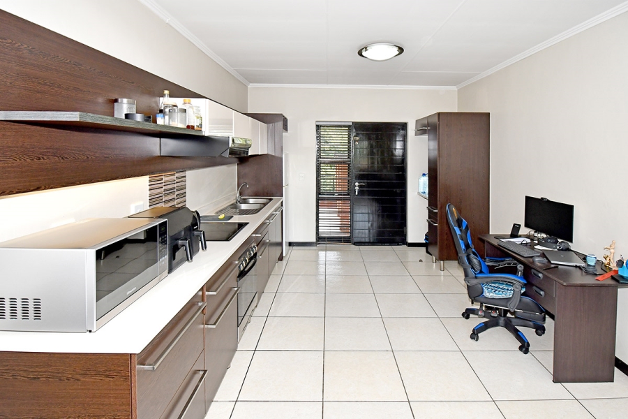 2 Bedroom Property for Sale in Douglasdale Gauteng