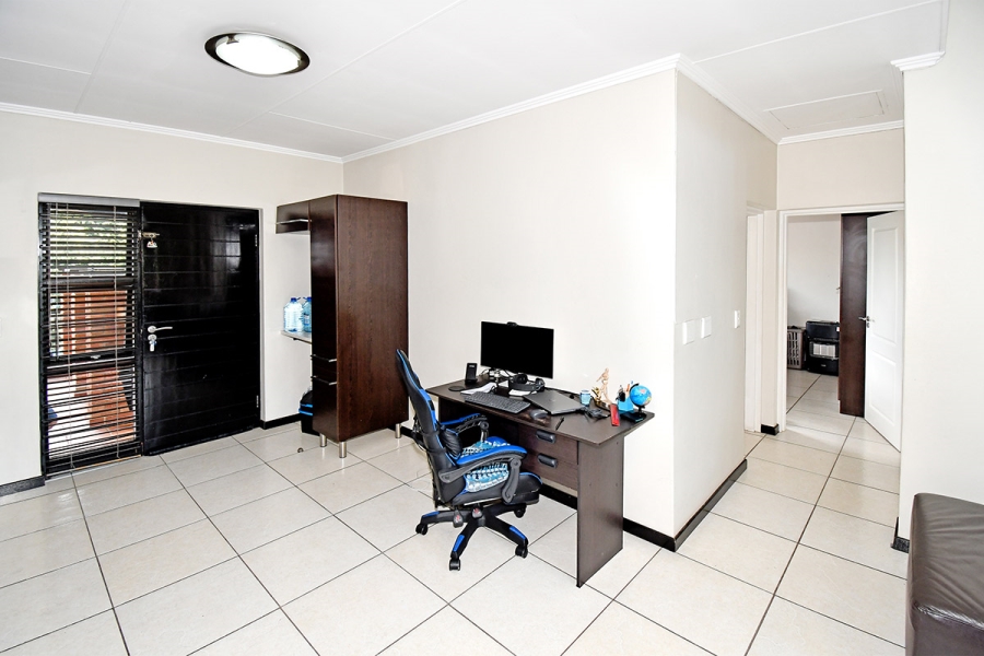 2 Bedroom Property for Sale in Douglasdale Gauteng