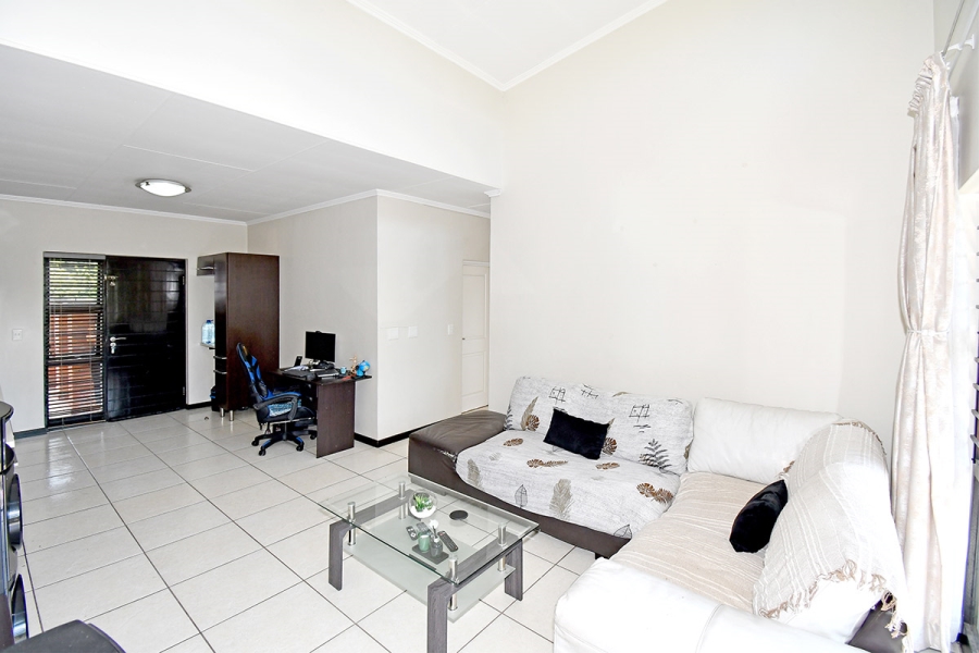 2 Bedroom Property for Sale in Douglasdale Gauteng