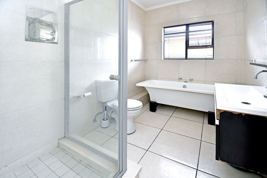 2 Bedroom Property for Sale in Douglasdale Gauteng