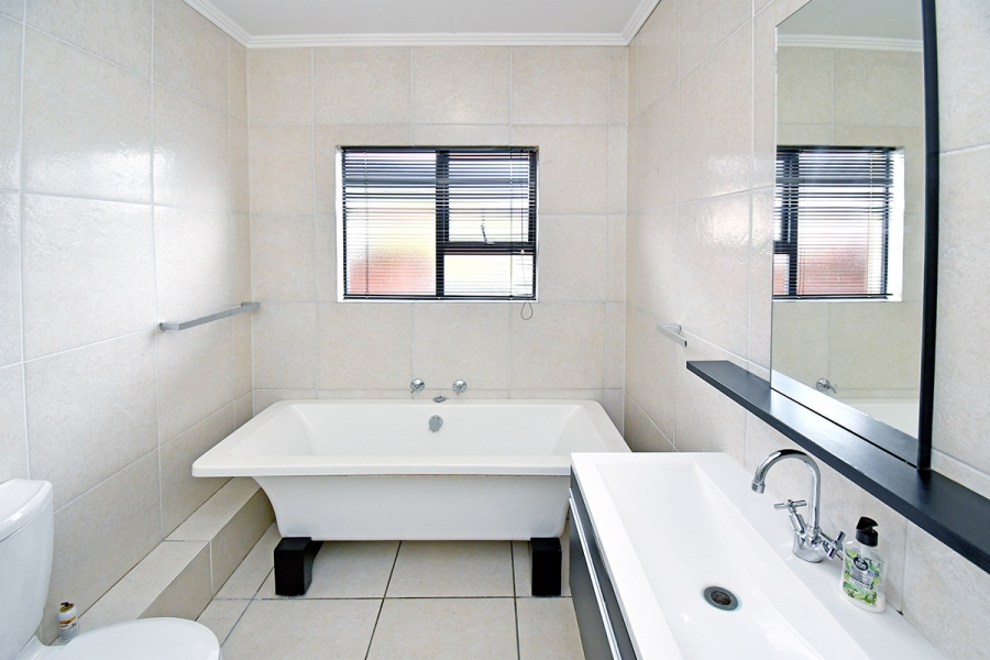 2 Bedroom Property for Sale in Douglasdale Gauteng