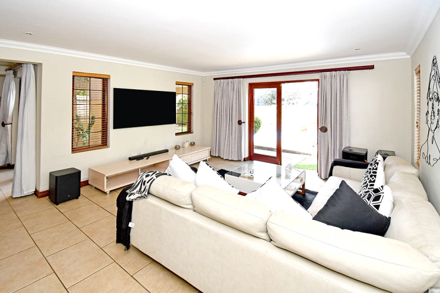 3 Bedroom Property for Sale in Broadacres Gauteng