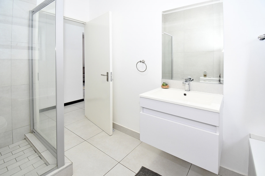 2 Bedroom Property for Sale in Fourways Gauteng