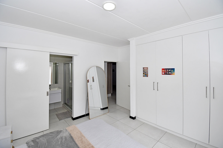 2 Bedroom Property for Sale in Fourways Gauteng