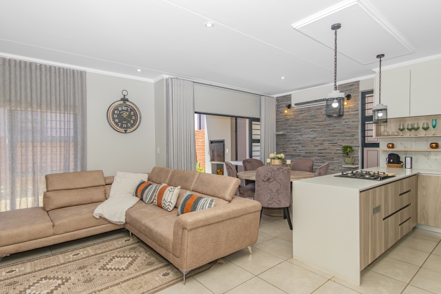 3 Bedroom Property for Sale in Barbeque Downs Gauteng