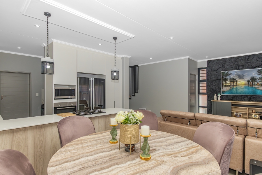 3 Bedroom Property for Sale in Barbeque Downs Gauteng