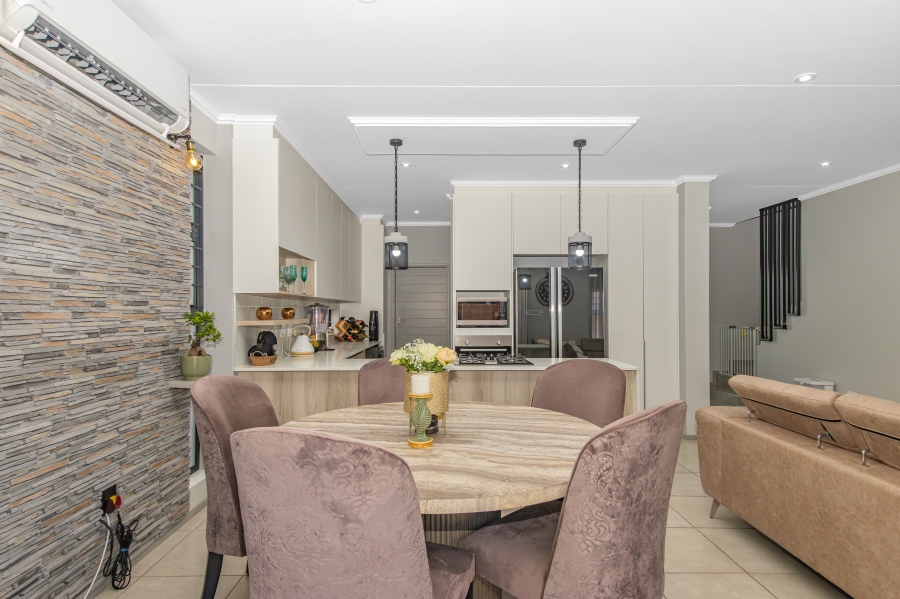 3 Bedroom Property for Sale in Barbeque Downs Gauteng