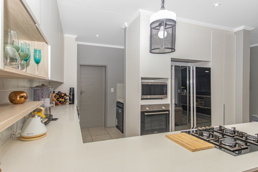 3 Bedroom Property for Sale in Barbeque Downs Gauteng