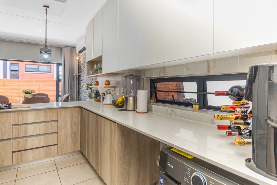 3 Bedroom Property for Sale in Barbeque Downs Gauteng