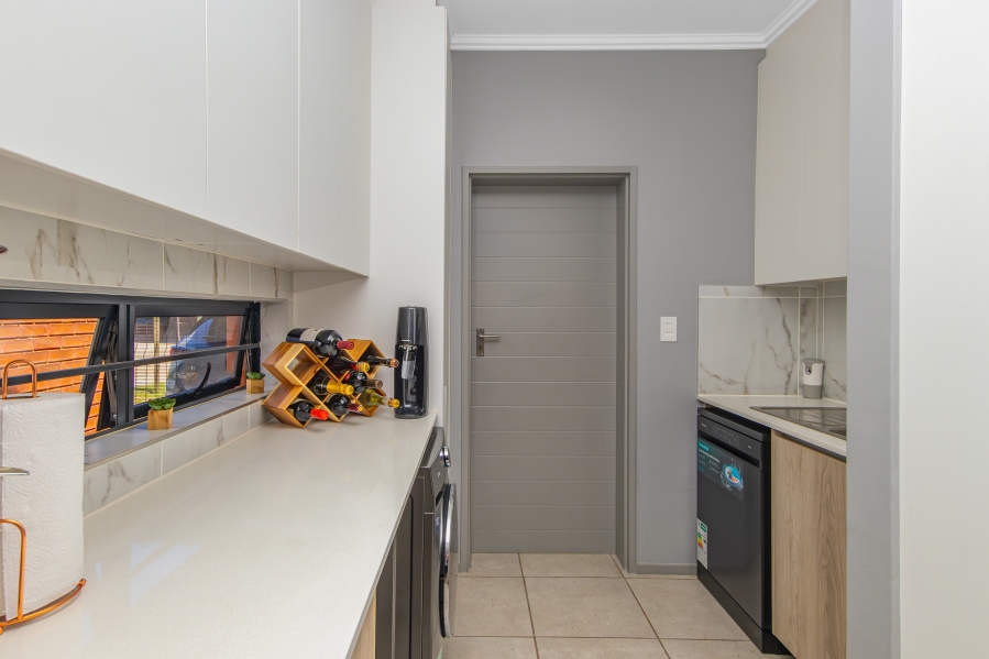 3 Bedroom Property for Sale in Barbeque Downs Gauteng