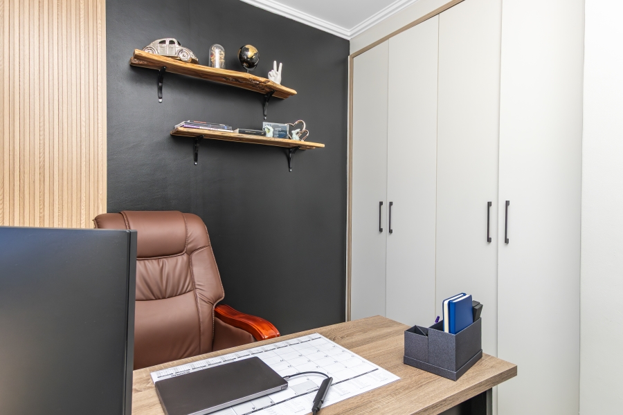 3 Bedroom Property for Sale in Barbeque Downs Gauteng