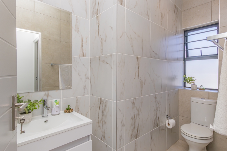 3 Bedroom Property for Sale in Barbeque Downs Gauteng