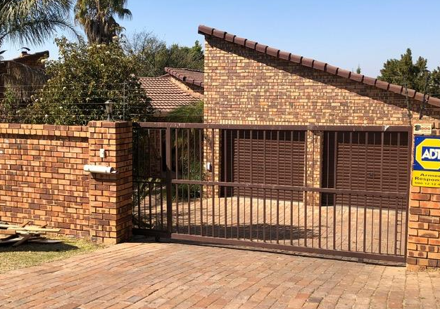 To Let 4 Bedroom Property for Rent in Sundowner Gauteng