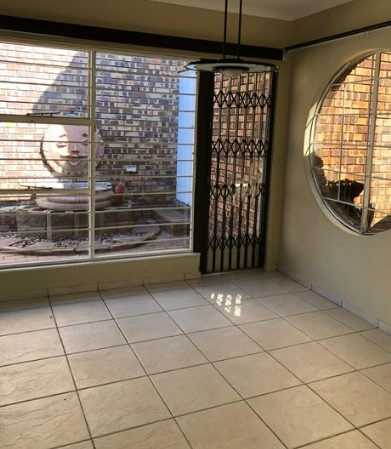 To Let 4 Bedroom Property for Rent in Sundowner Gauteng