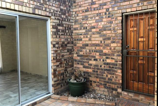 To Let 4 Bedroom Property for Rent in Sundowner Gauteng