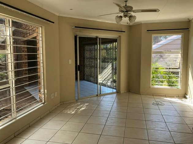 To Let 4 Bedroom Property for Rent in Sundowner Gauteng