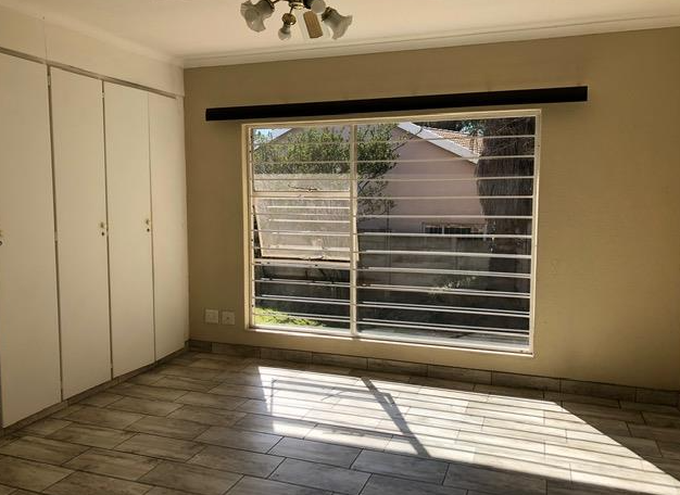 To Let 4 Bedroom Property for Rent in Sundowner Gauteng