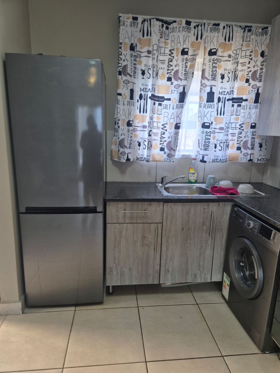 2 Bedroom Property for Sale in Glen Austin Gauteng