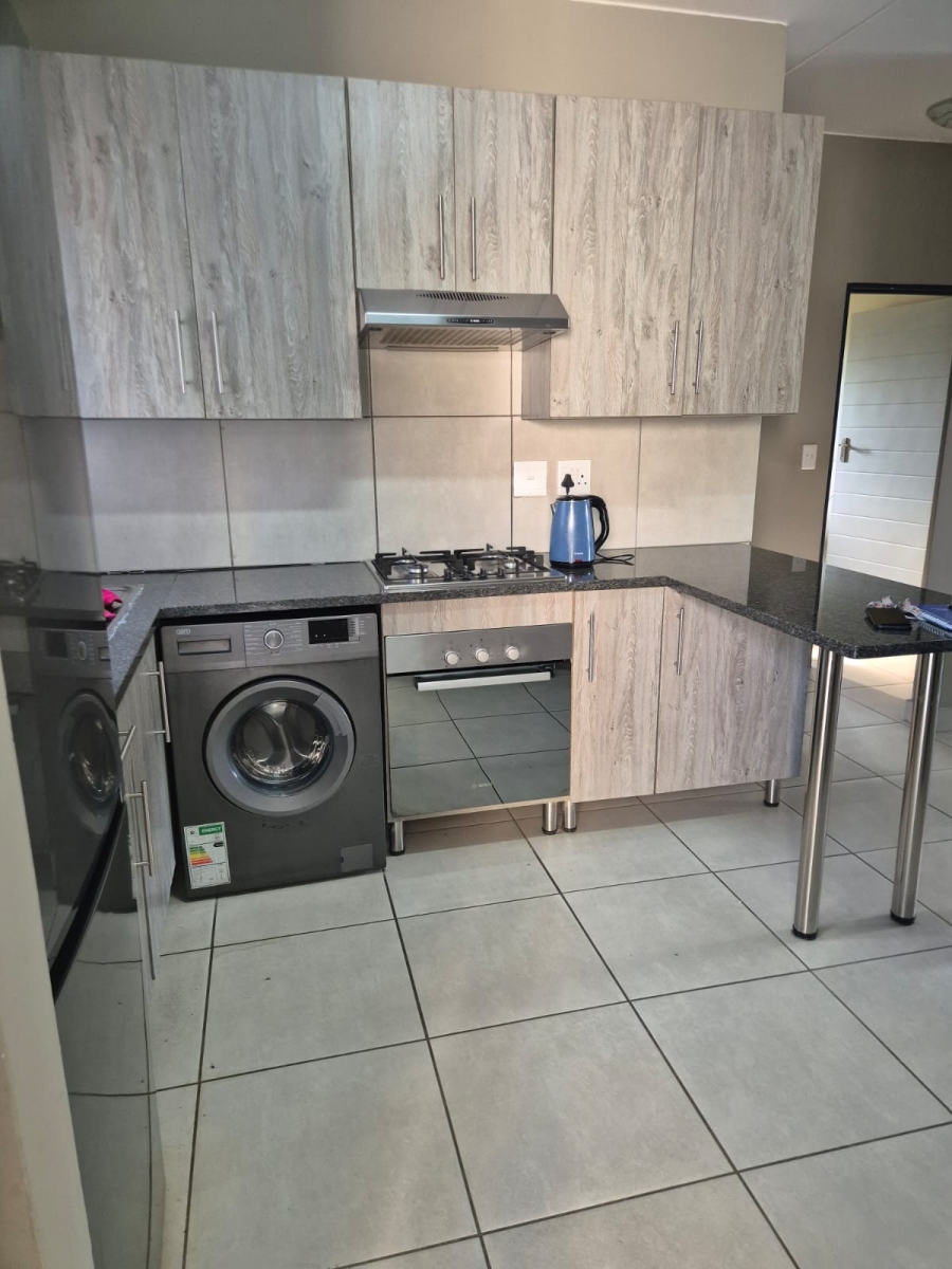 2 Bedroom Property for Sale in Glen Austin Gauteng