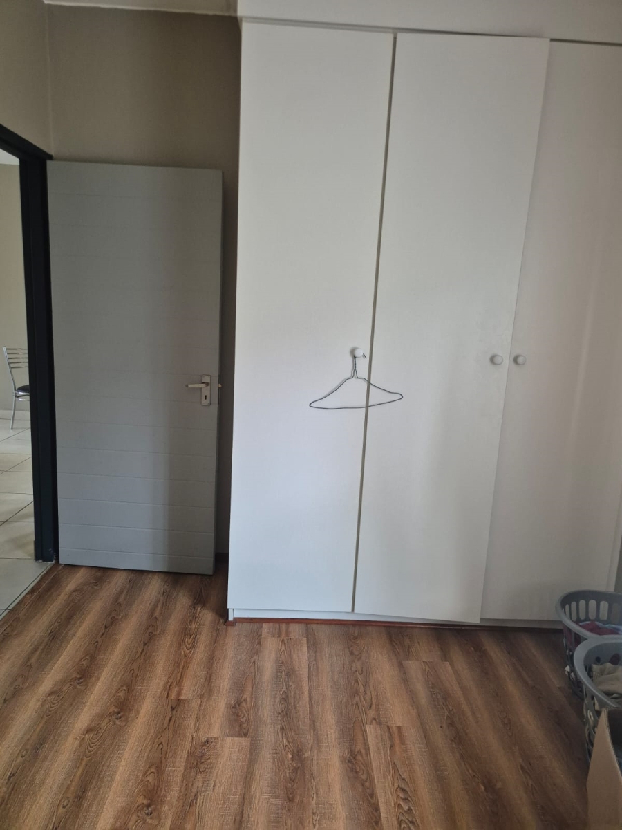 2 Bedroom Property for Sale in Glen Austin Gauteng