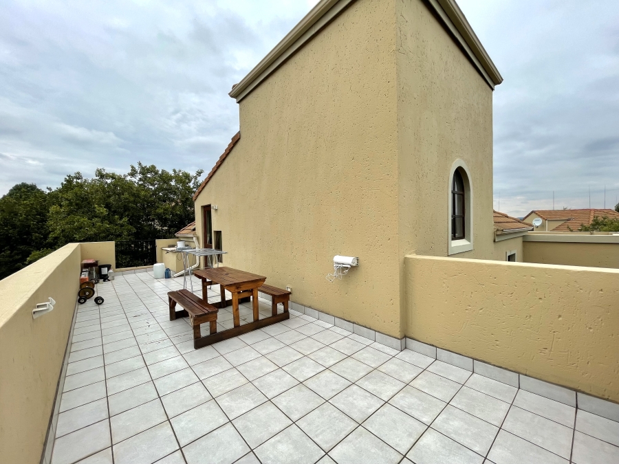 2 Bedroom Property for Sale in Sunninghill Gauteng